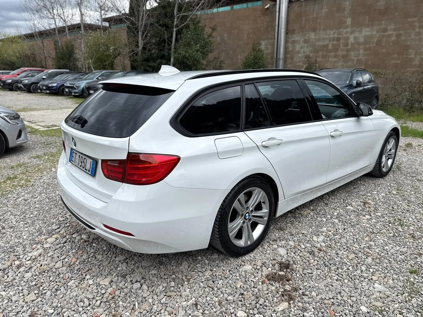 BMW 3 Series 2013 photo 2