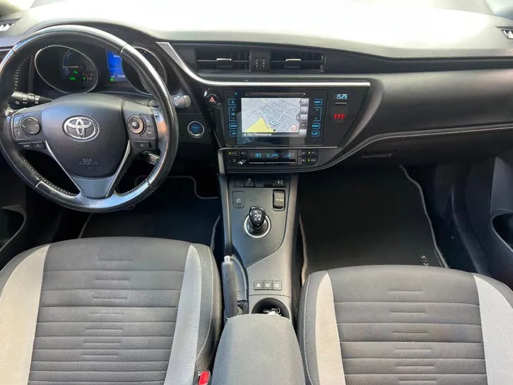 Toyota Auris 2017 photo 3