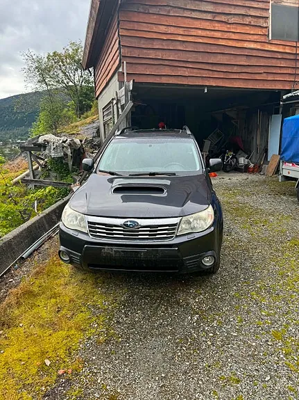 Subaru Forester 2010 photo 2
