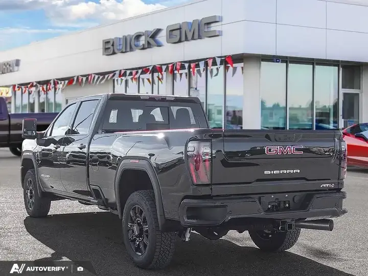 GMC Sierra 3500Hd 2026 photo 5