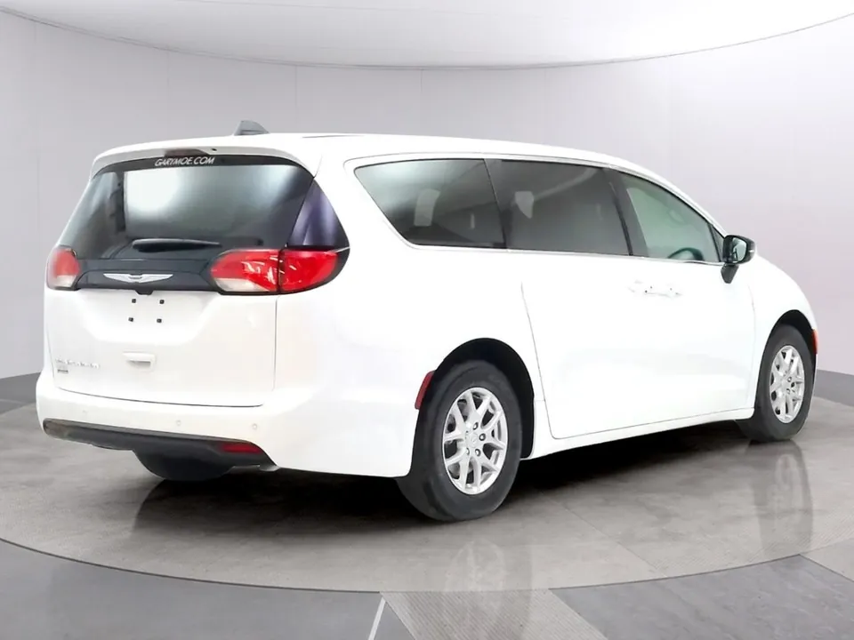 Chrysler Grand Caravan 2026 photo 5