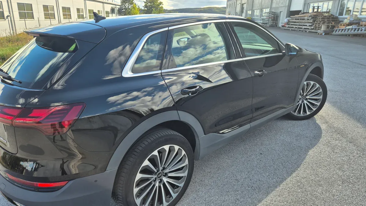 Audi E-Tron 2020 photo 2