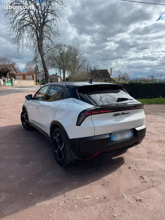 Alfa Romeo Junior 2025 photo 3