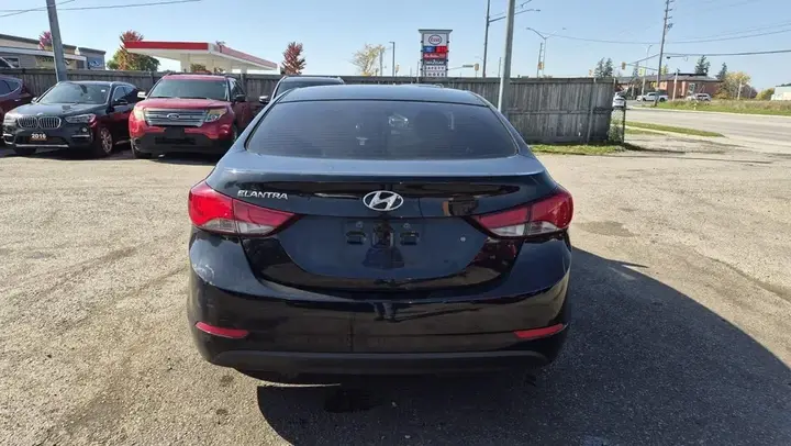 Hyundai Elantra 2015 photo 4