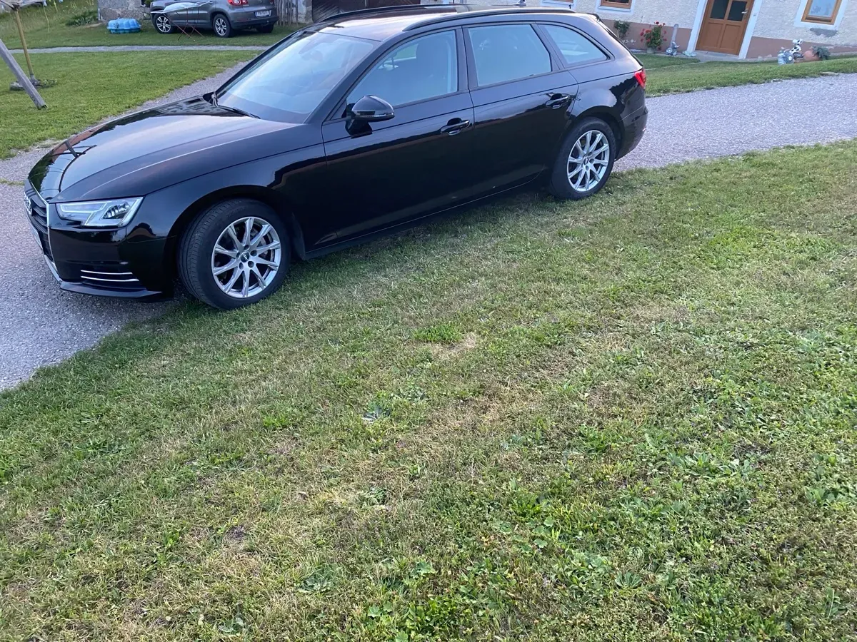 Audi A4 2017 photo 2