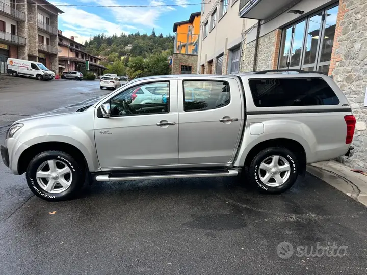 Isuzu D-Max 2012 photo 4