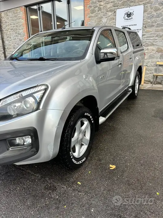 Isuzu D-Max 2012 photo 3