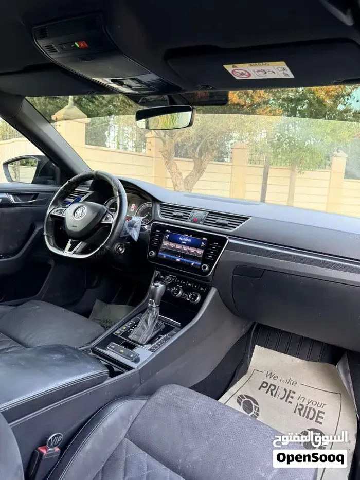 Skoda Superb 2018 photo 4
