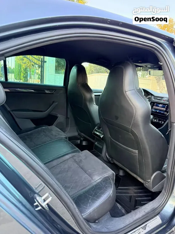 Skoda Superb 2018 photo 3