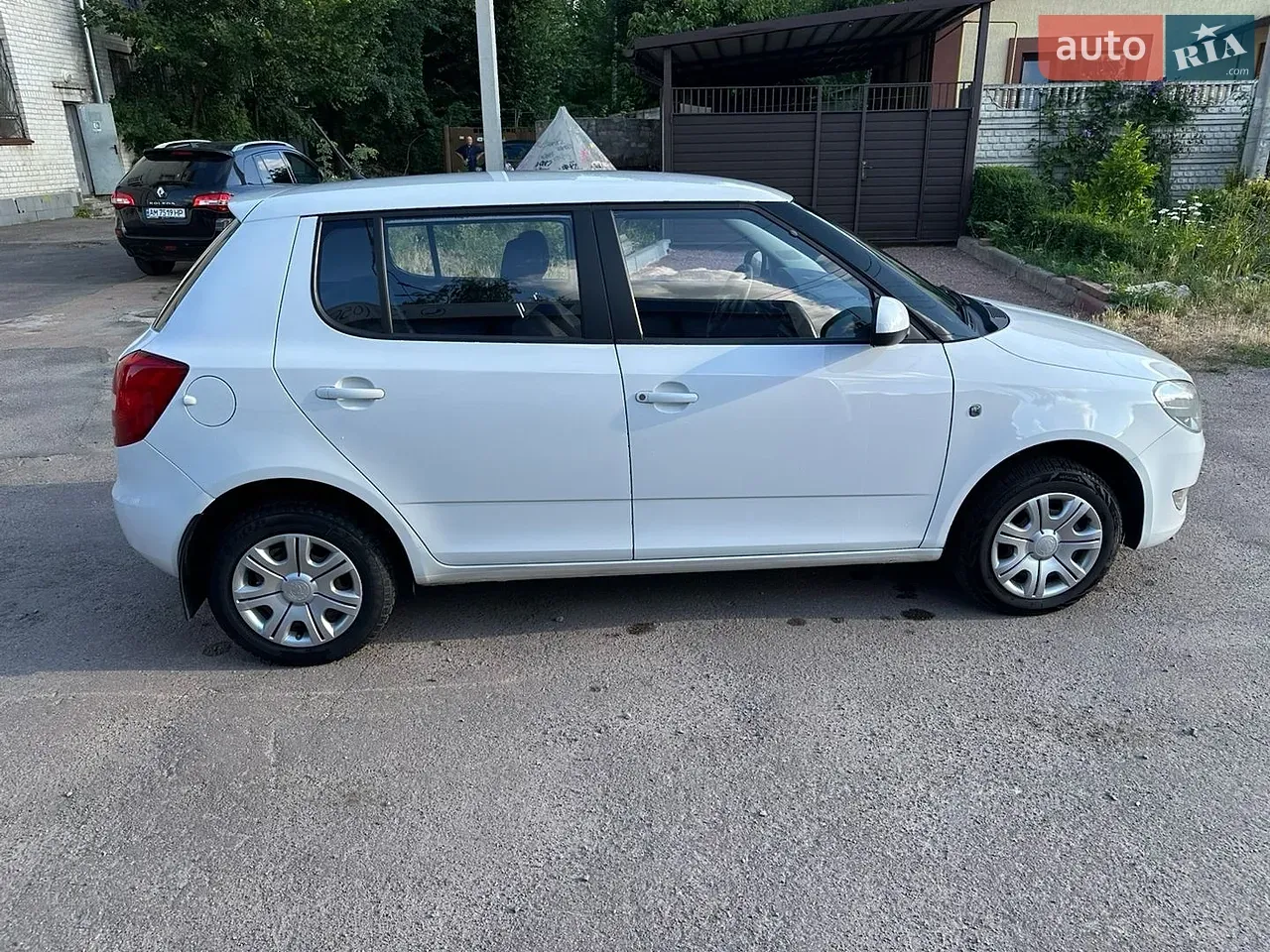Skoda Fabia 2012 photo 4