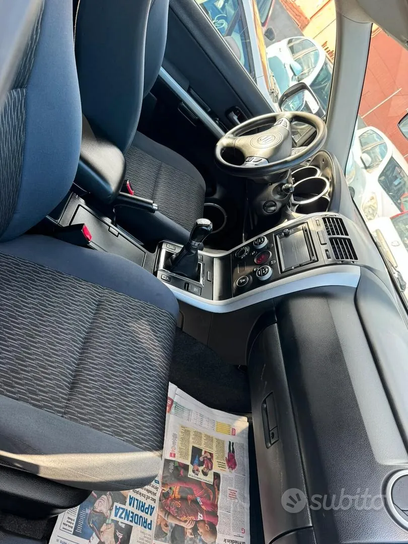 Suzuki Grand Vitara 2011 photo 5
