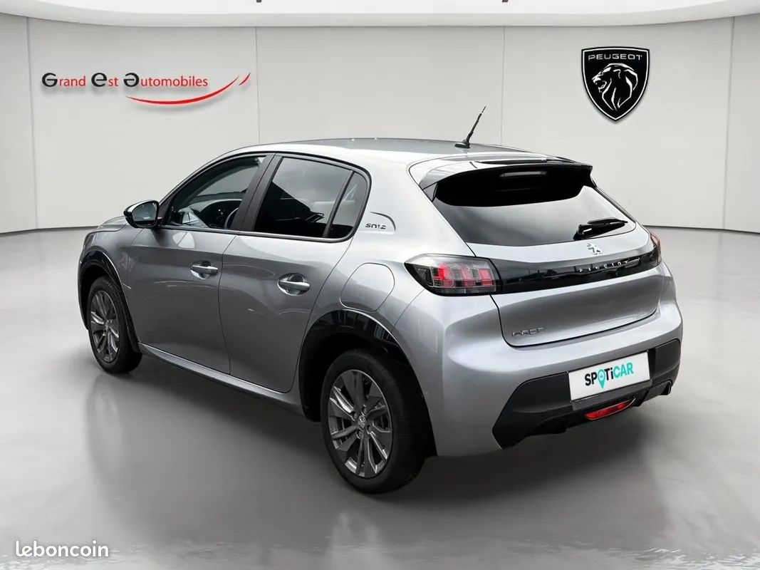 Peugeot 208 2023 photo 3