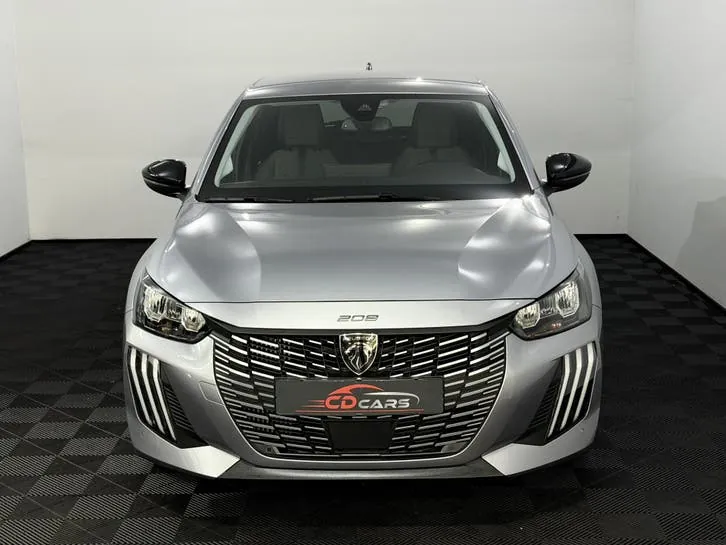 Peugeot 208 2025 photo 2