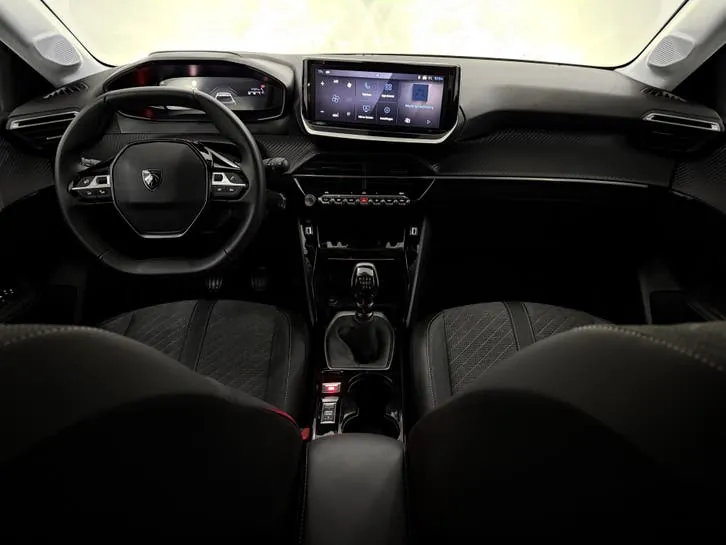 Peugeot 208 2025 photo 3