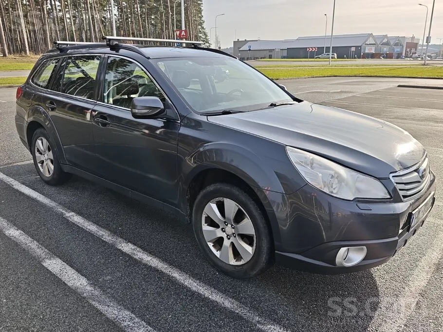 Subaru Outback 2010 photo 3