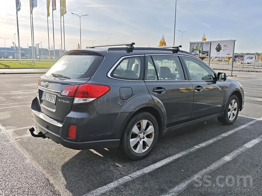 Subaru Outback 2010 photo 5