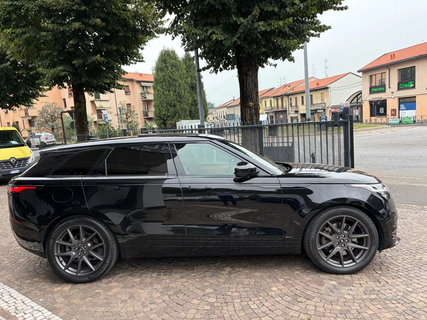 Land Rover Range Rover Velar 2022 photo 5