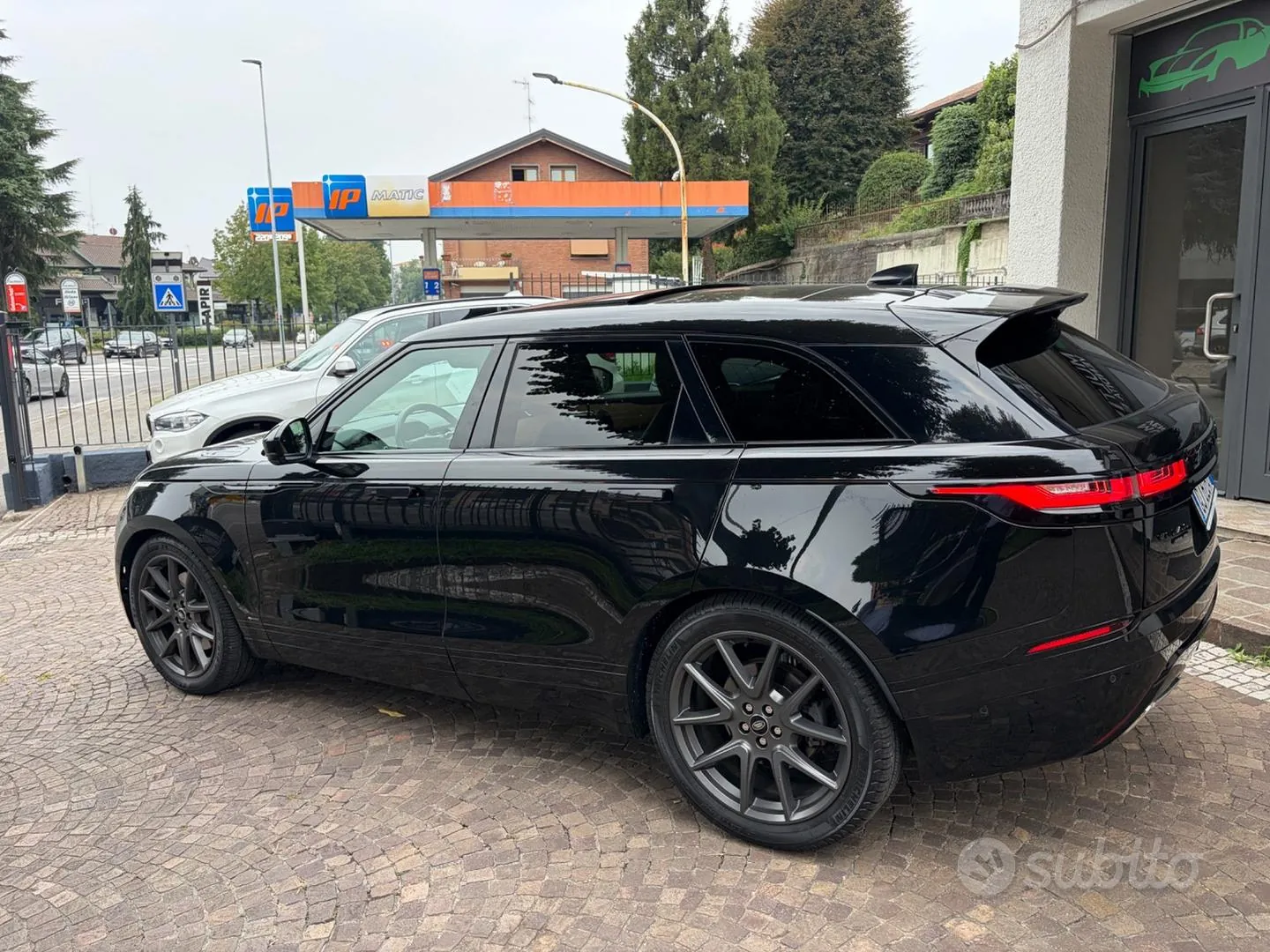 Land Rover Range Rover Velar 2022 photo 2