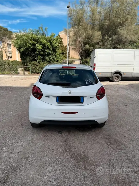 Peugeot 208 2017 photo 4