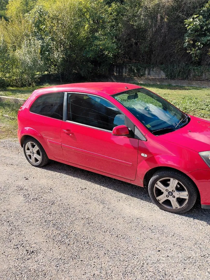Ford Fiesta 2008 photo 4