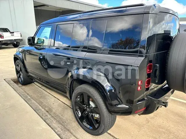 Land Rover Defender 2025 photo 4