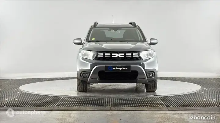 Dacia Duster 2023 photo 2