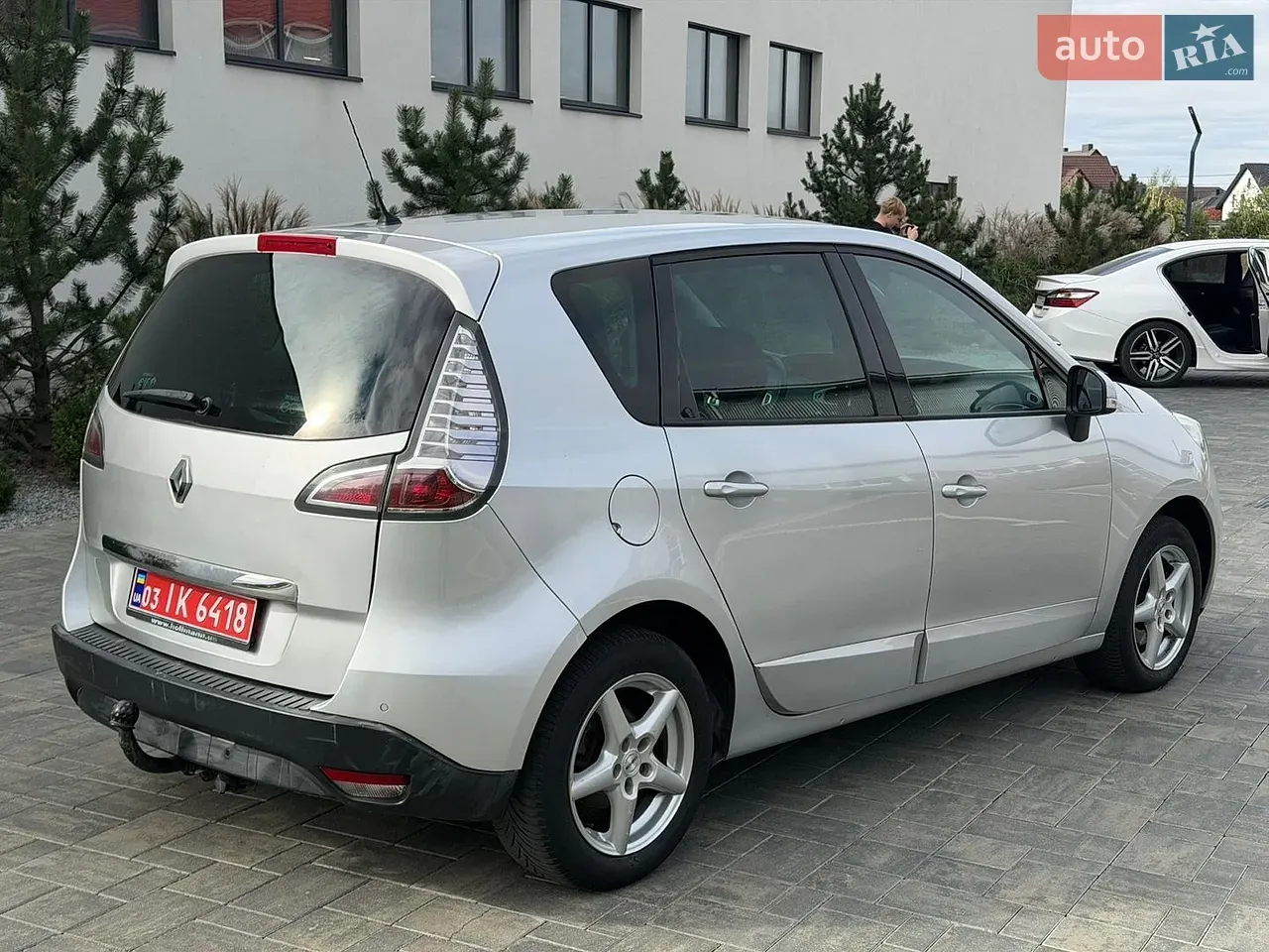 Renault Scenic 2012 photo 4