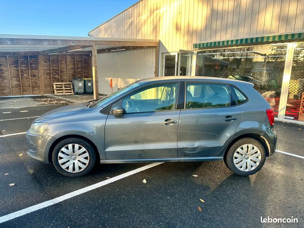 Volkswagen Polo 2010 photo 2