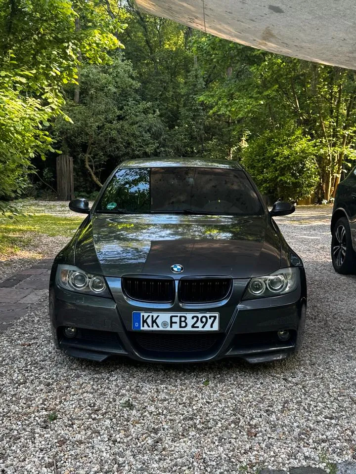 BMW E90