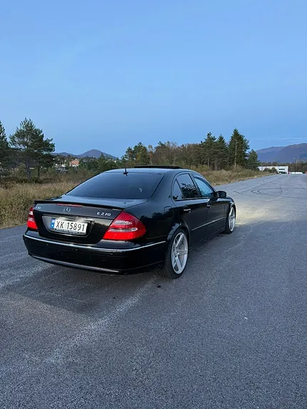 Mercedes-Benz E-Class 2004 photo 3
