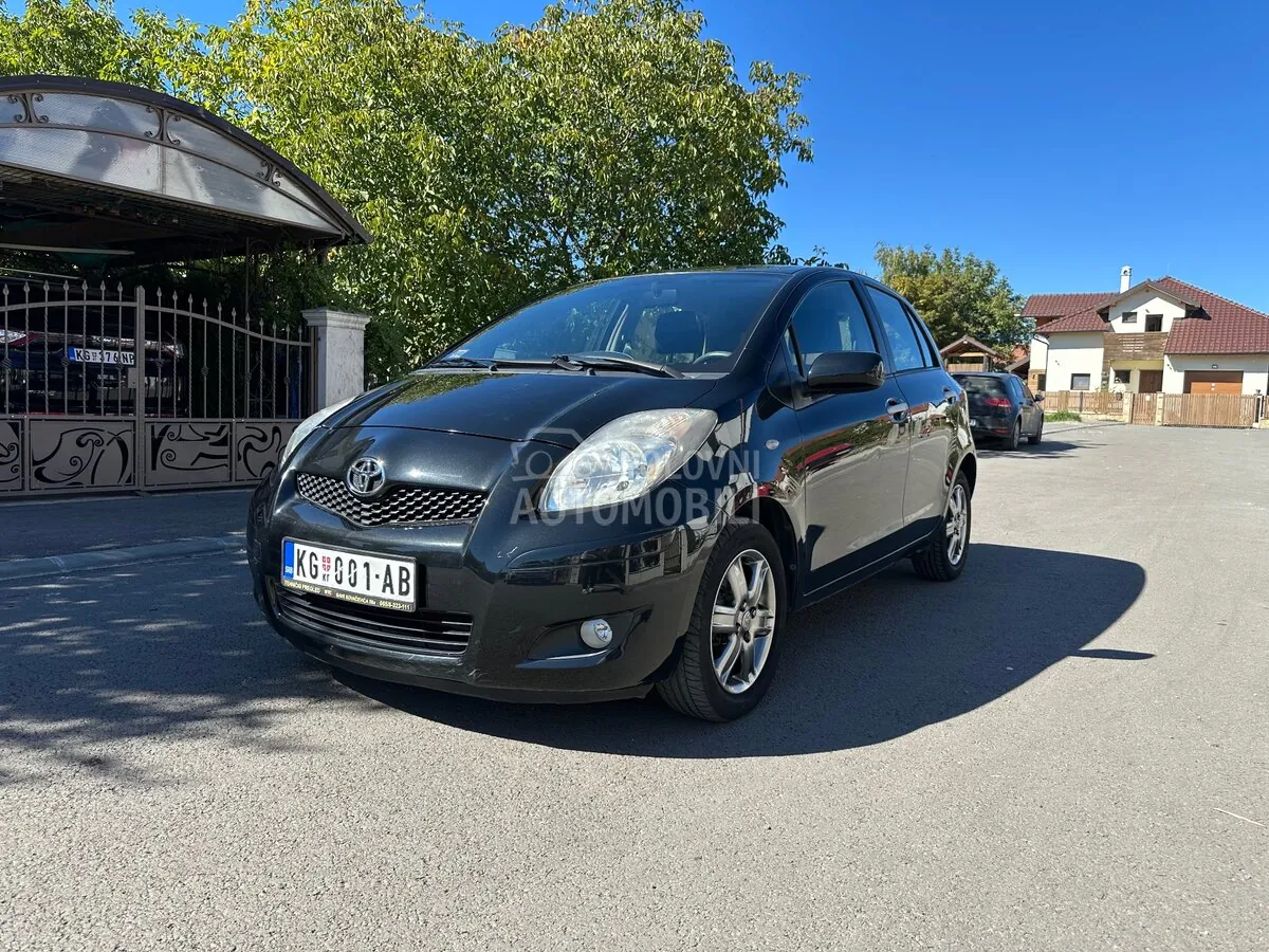 Toyota Yaris 2010 photo 2