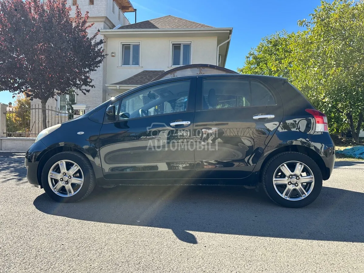 Toyota Yaris 2010 photo 5