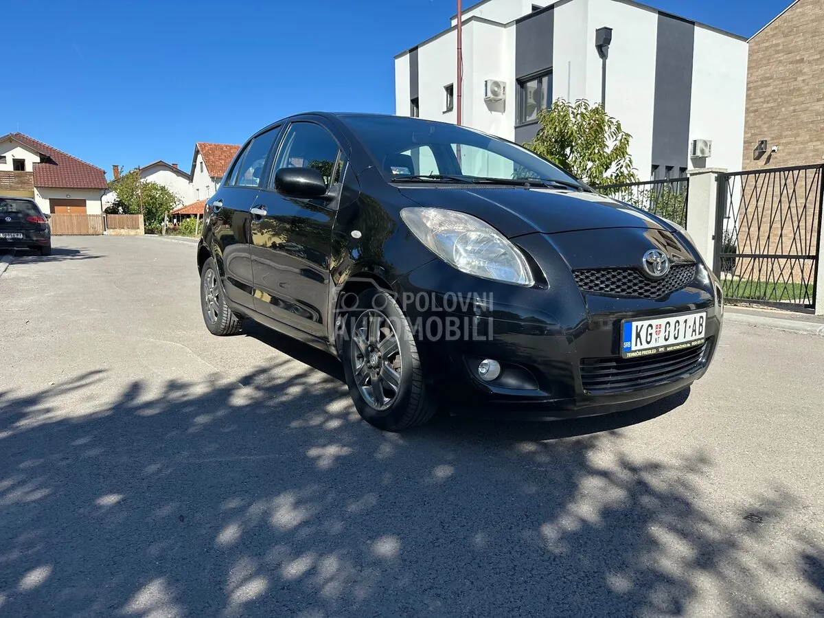 Toyota Yaris 2010 photo 3