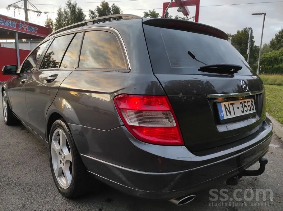 Mercedes-Benz C200 2010 photo 5