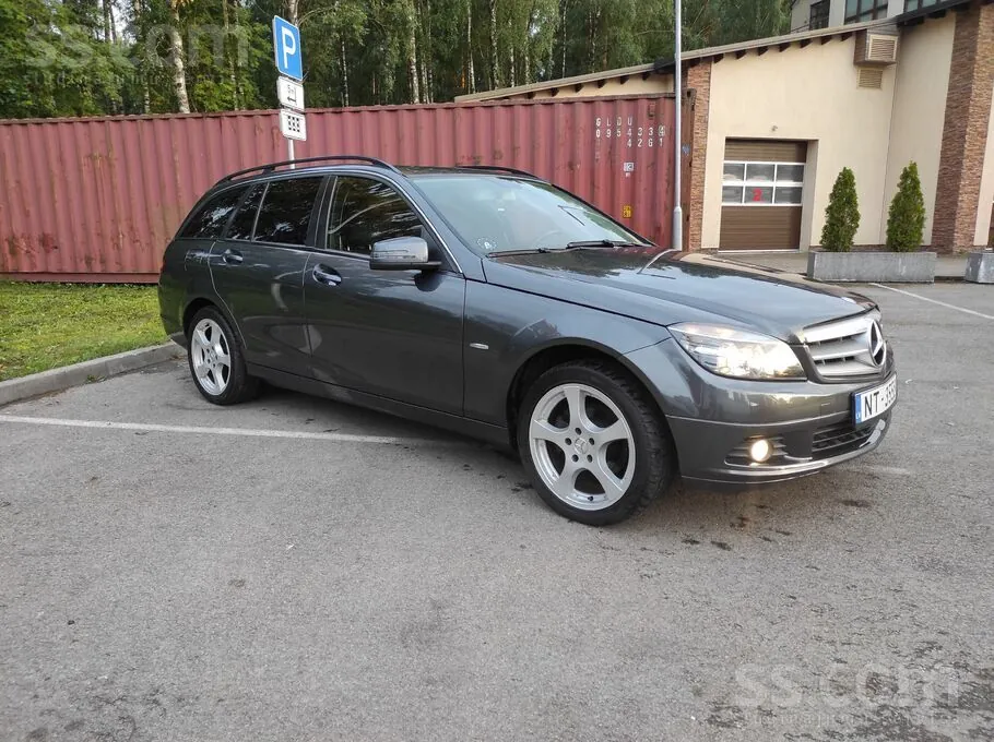 Mercedes-Benz C200 2010 photo 4