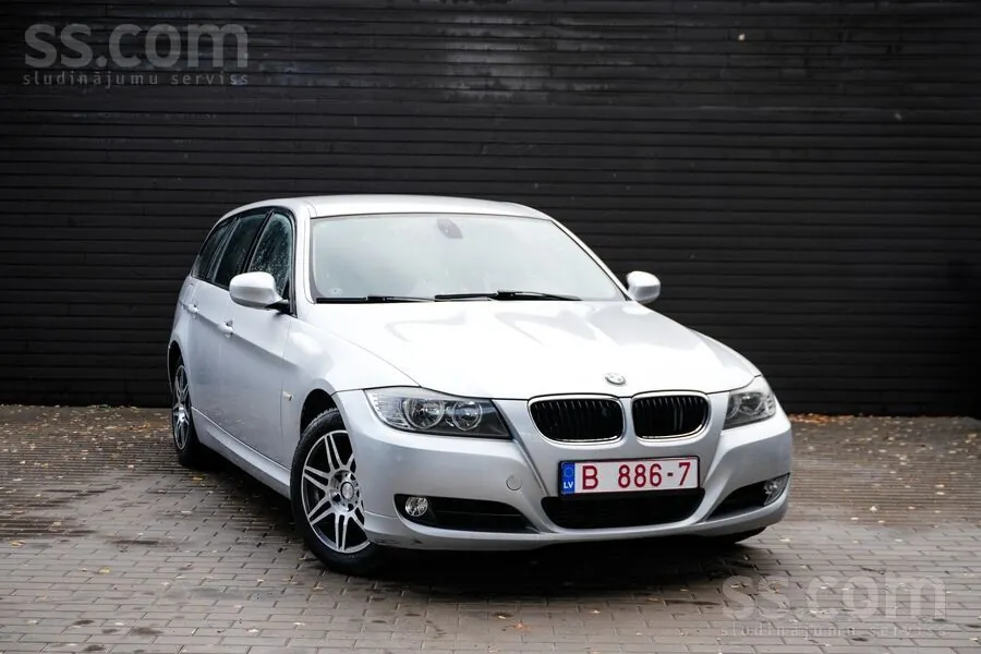 BMW 320 2010 photo 2