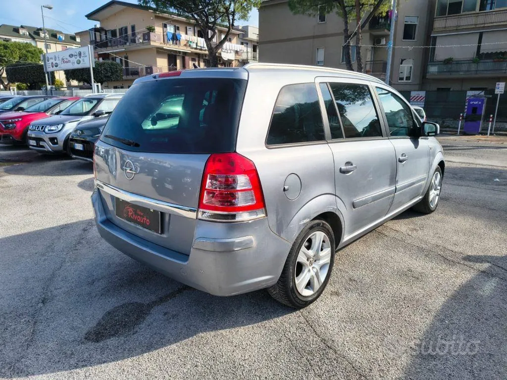 Opel Zafira 2009 photo 4