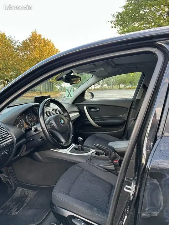 BMW 1 Series 2009 photo 3