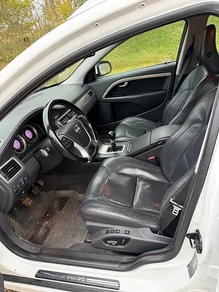 Volvo V70 2010 photo 5