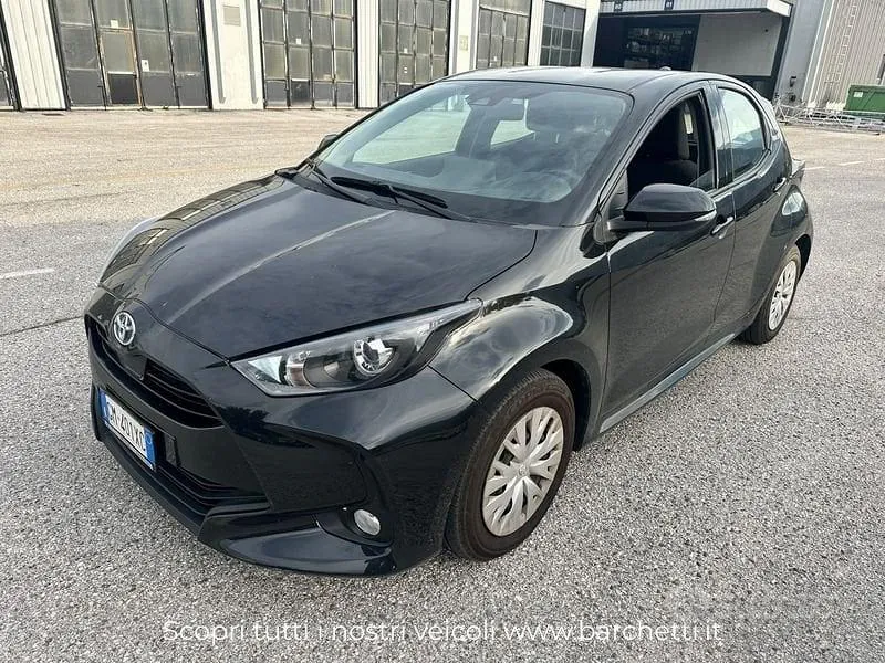Toyota Yaris 2023 photo 2