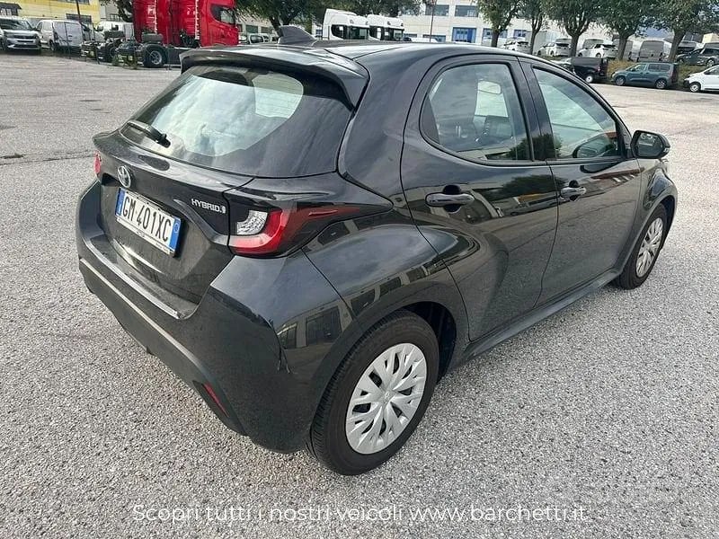Toyota Yaris 2023 photo 3