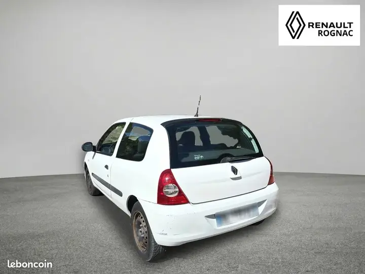 Renault Clio 2011 photo 3