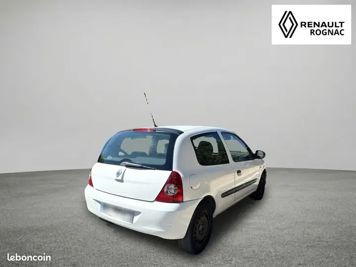Renault Clio 2011 photo 4