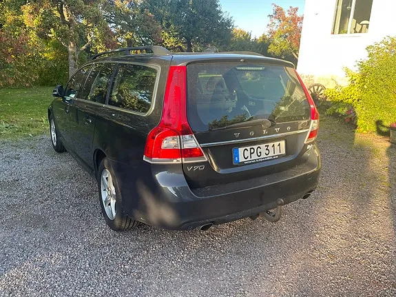 Volvo V70 2015 photo 2