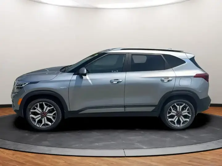 Kia Seltos 2023 photo 2
