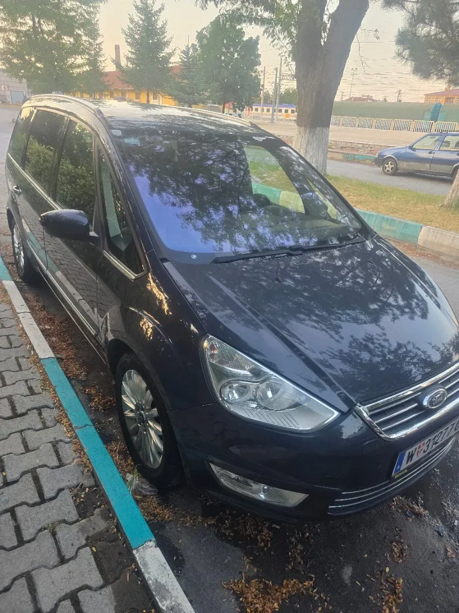 Ford Galaxy 2012 photo 3