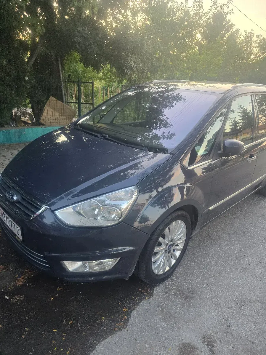 Ford Galaxy 2012 photo 2