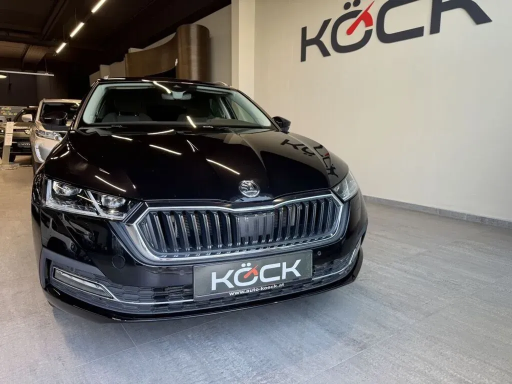 Skoda Octavia 2023 photo 3