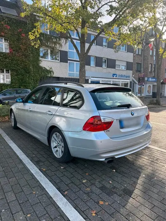 BMW 318I