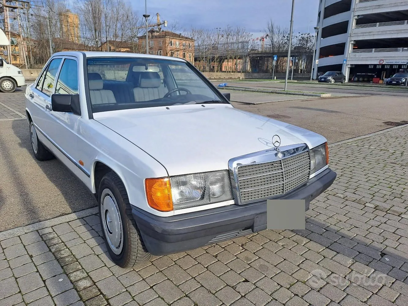 Mercedes-Benz 190E